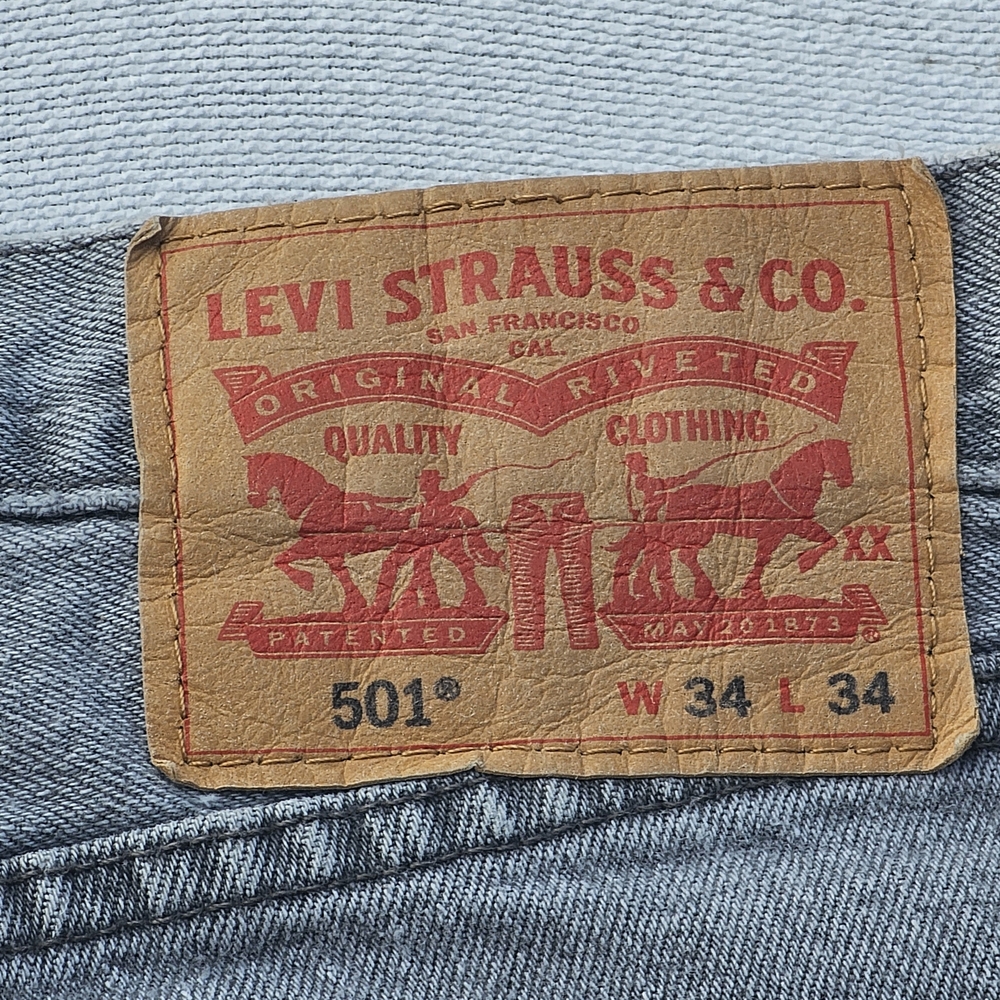 Levi's Men's Straight Jeans in Slate Lights Black. - Picture 3 of 6